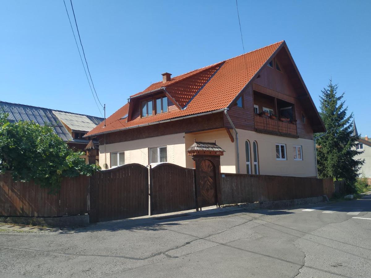 Kalmi Vendeghaz Otel Corund  Dış mekan fotoğraf